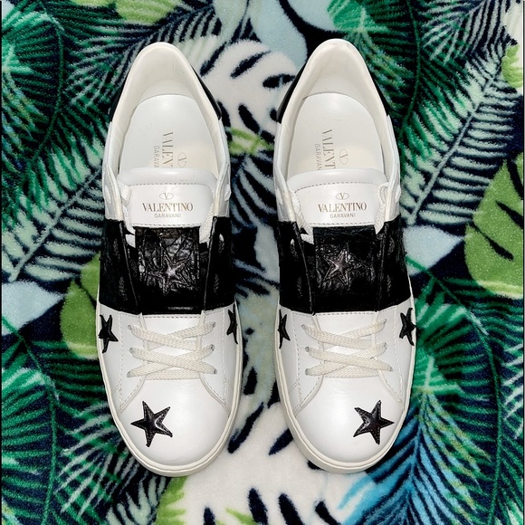 AUTHENTIC VALENTINO SNEAKERS - Picture 2 of 10